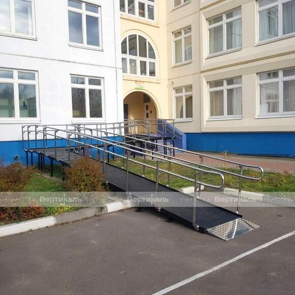 Пандус-конструктор площадка разворотная с настилом из резинового покрытия 2140 x 1540 x 80мм