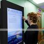 Терминал информационный «Tactile-VERT-1(43)V», тактильно-сенсорный, со стандартным ПО, с индукционно